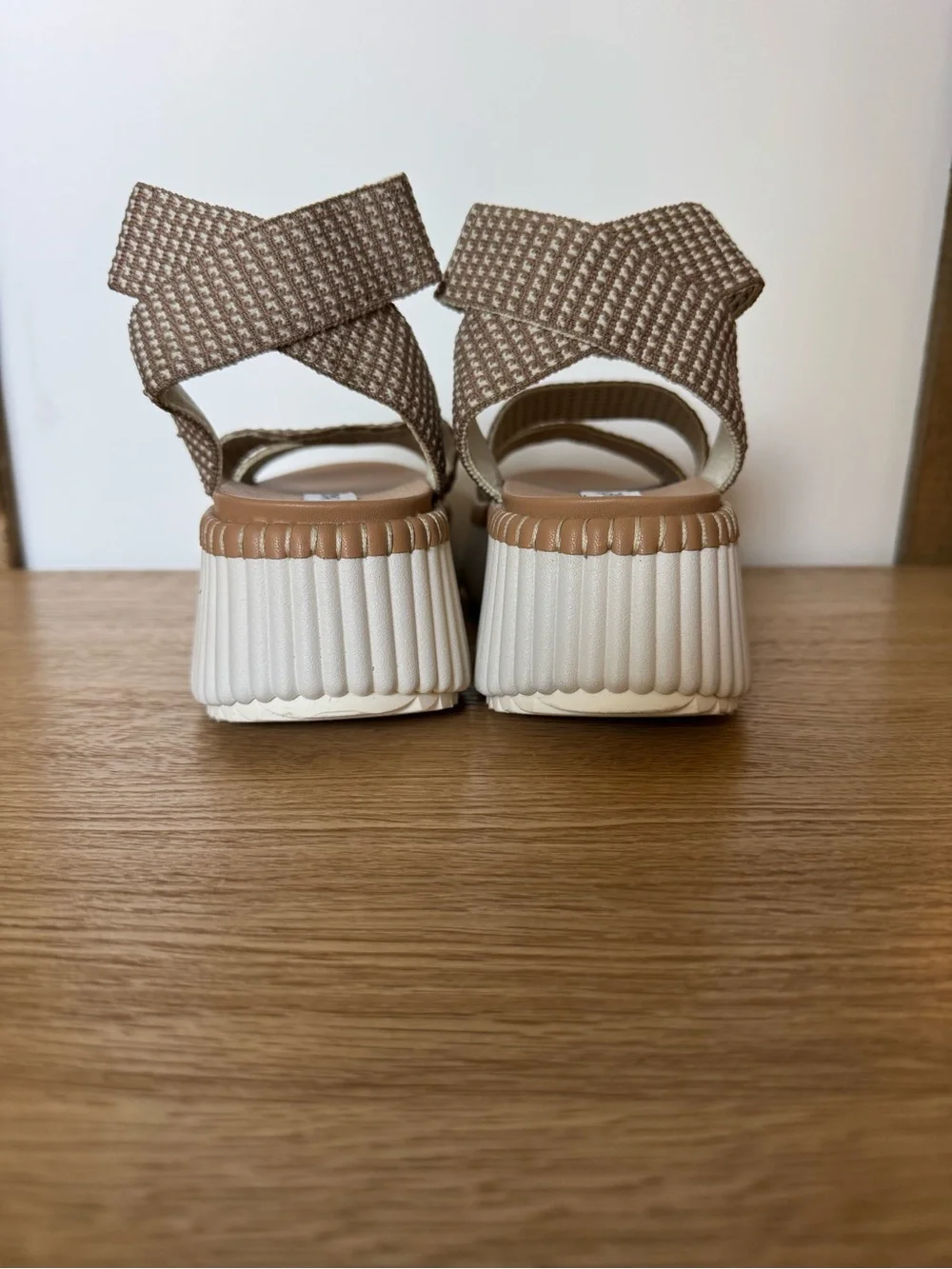 Steve Madden Taupe and Cream Woven Platform Sandal Size 8